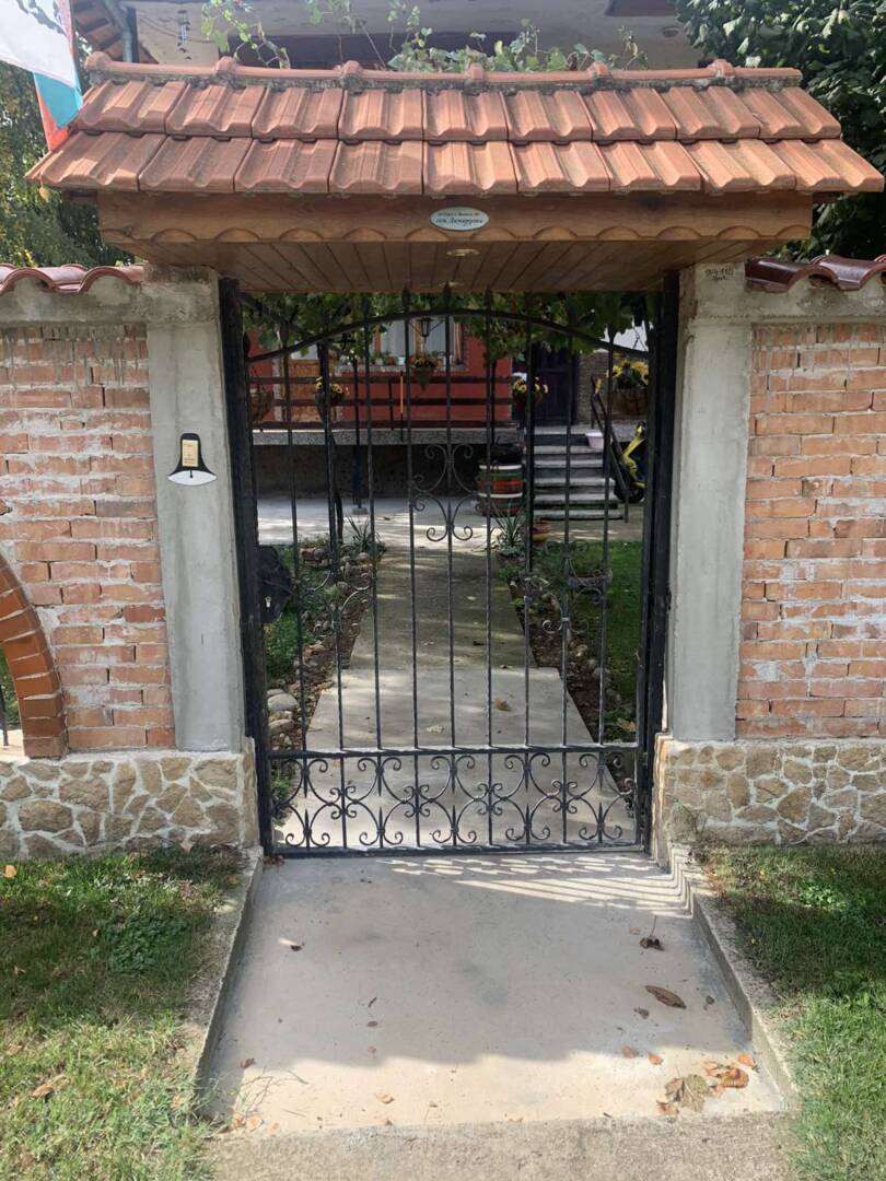 IMG-a373812ad7d94ff1aa4776a1655c988c-V